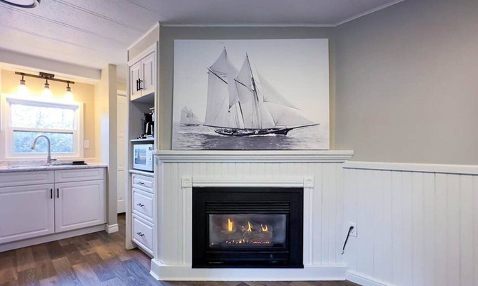 Bayfield Cottage | Cameron's Peaceful Pines, King Bed!