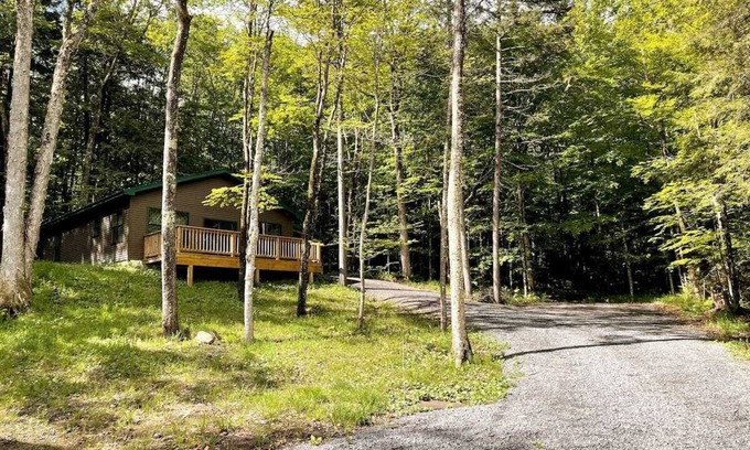 Eagle Bay Maison | Camp Bear Path at Big Moose Lake