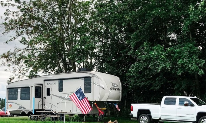Lynden Location De VR | Camp in The Country From the Comforts of Your RV