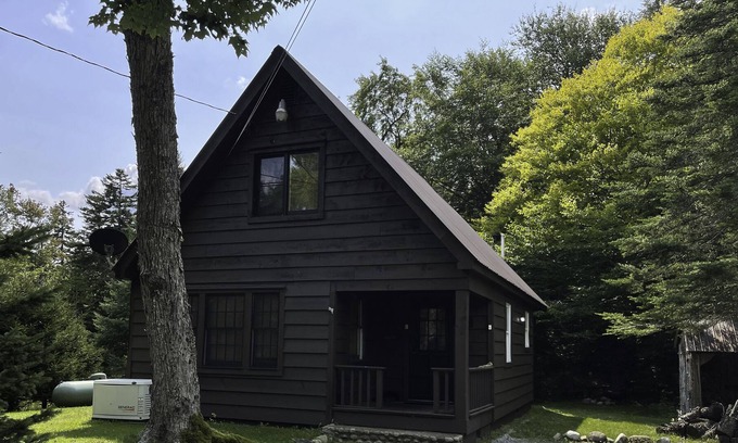 Eagle Bay Cabine | Camp Orvis by West Pond