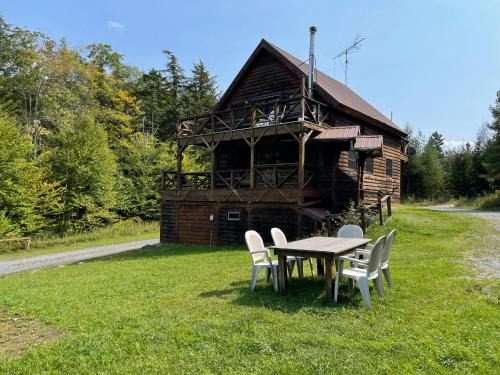 Eagle Bay Maison | Camp Overlook - Big Moose Lake, NY