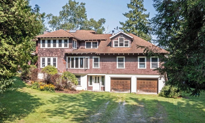 Shelburne Cottage | Camp Roosevelt on Lake Champlain