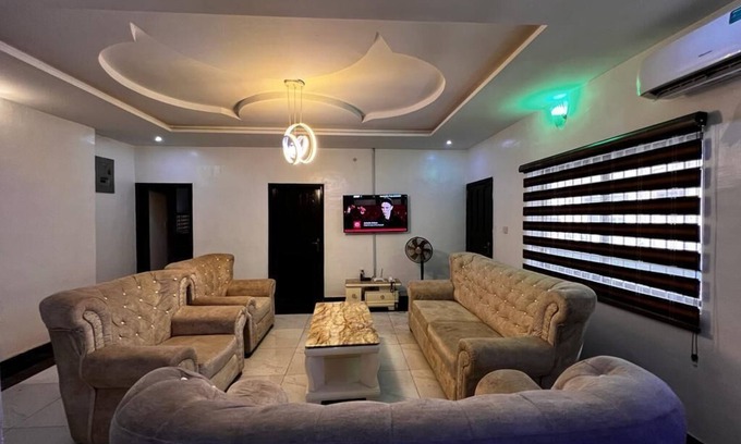 Oshodi-Isolo Maison | CampDavid Luxury Apartments - 15 minutes from the MM International Airport Lagos