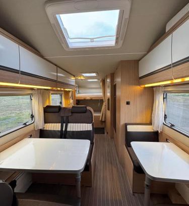 Hliðar Appartement | Camper Van 2018 Fiat capron A72 model