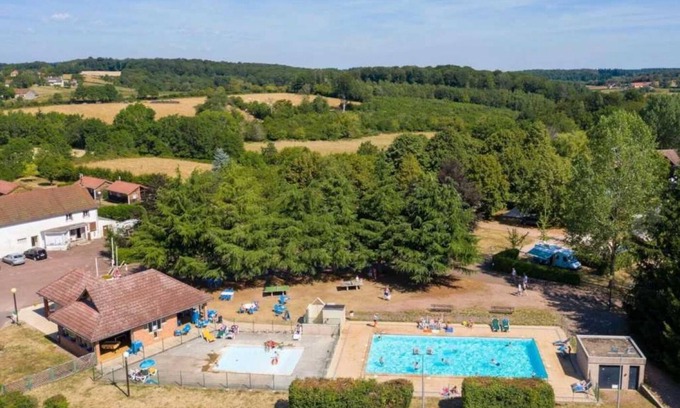 Saulieu Maison | Camping 3 étoiles - Piscine - eeiieg