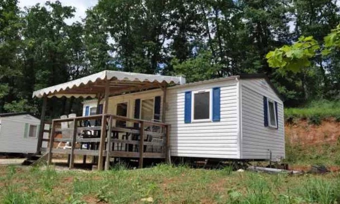 Salles Maison | Camping 4 étoiles - Parc aquatique - eee0if