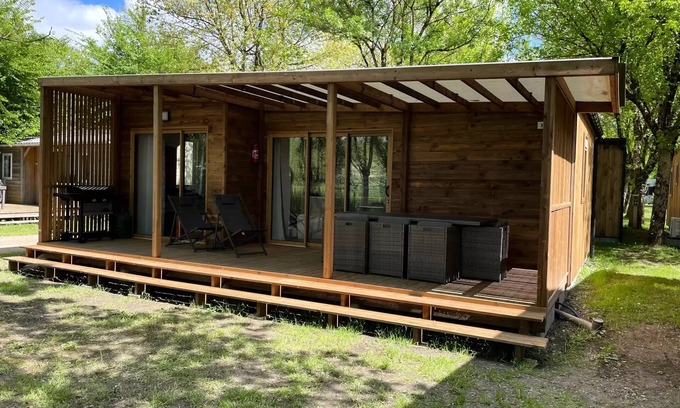 Coulon Chalet De Ski | Chalet Prestige 60 m² (3 chambres) dont terrasse couverte + Clim + TV + LV + Plancha 7 personnes