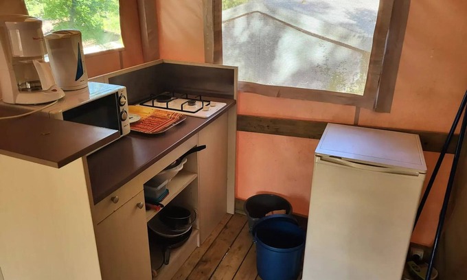 Salles Maison | Campsite Bastides* - 3-room Sahari tent for 5 people Without sanitary facilities