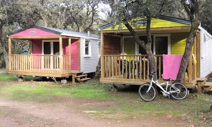 Boisseron Maison | Mobil-home Confort + EVASION 30m² (2 chambres) - terrasse couverte comprise + TV + Climatisation 5 personnes