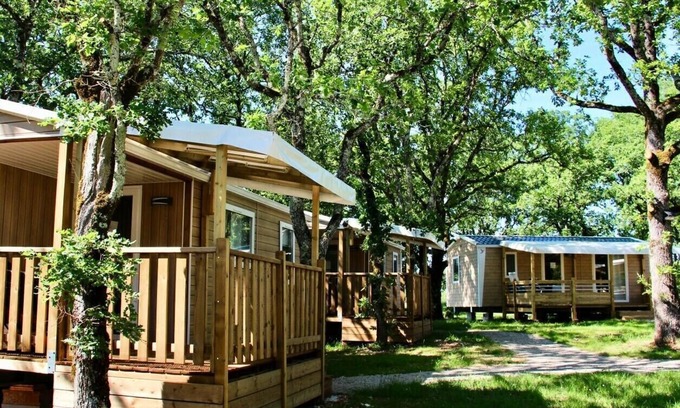 Rocamadour Maison | Camping Les Cigales*** - Cottage Family Premium 2 chambres 4/6 personnes Climatisé