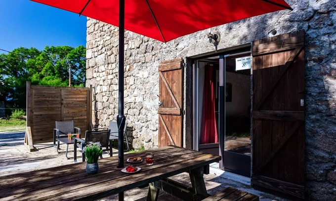 Chastanier Villa | F2 - Gîte Rez de Chaussée 6 personnes