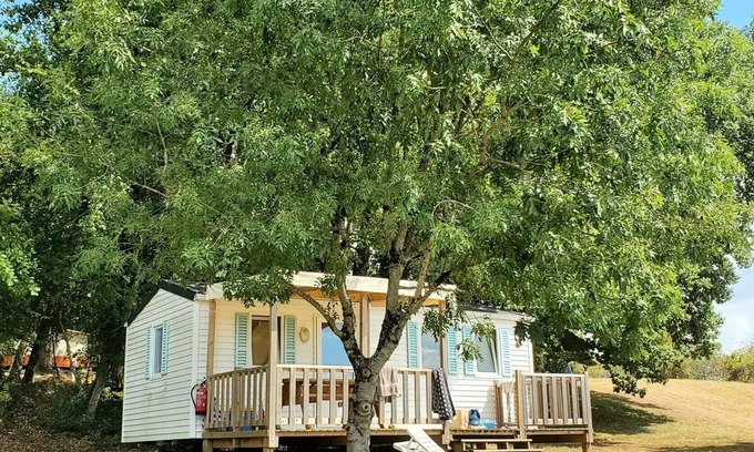 Soturac Maison | Mobil home 2 chambres panoramique Dordogne climatisé lave -vaiselle 6 personnes