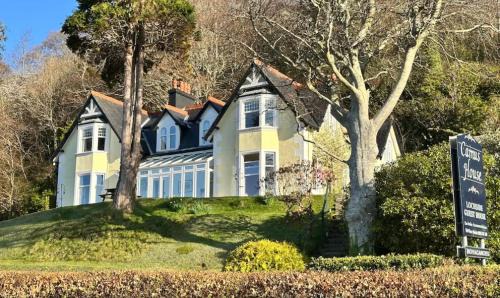 Onich Maison | Camus House, Lochside Guest House