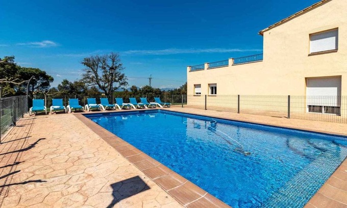 Llambilles Maison | Can Bugantó - spacious house with pool and garden