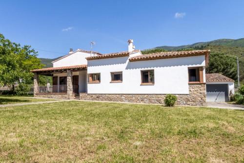 Macanet de Cabrenys Chalet De Ski | Can Cardina - Casa con jardín cerca de Francia