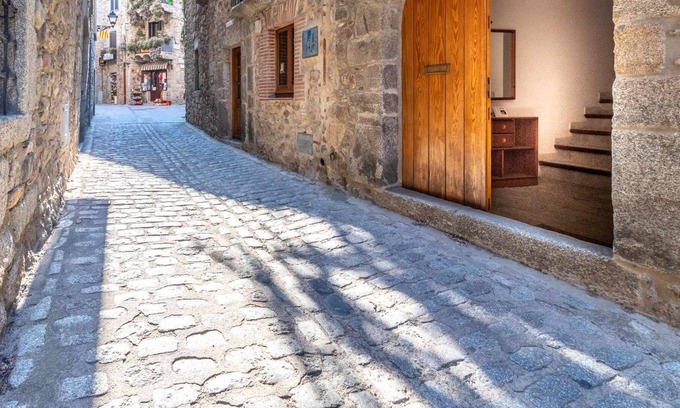 Macanet de Cabrenys Maison | CAN CASADEVALL – Rural house at the foot of the Pyrenees