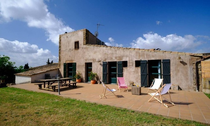 Pins Autre | Can Muni. Empordà rural tourism. Cal Pastor House