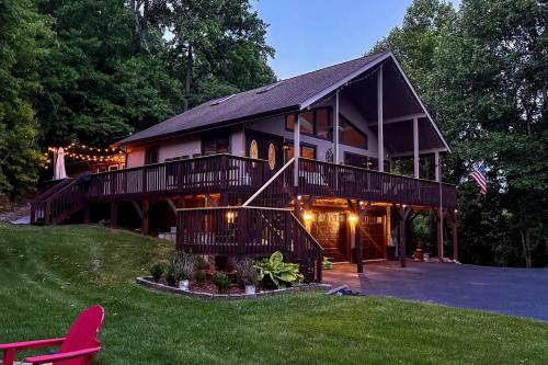 Maggie Valley Maison | Can't Bear to Leave Mountain House