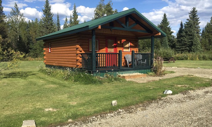Crescent Spur Cabine | Canadian Country Cabins.