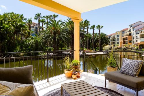 Century City Appartement | Canal Front Apartment Cape Town