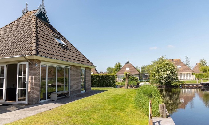 Eernewoude Maison | Bungalow confortable avec micro-ondes, en pleine nature.