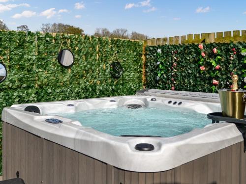 Newbridge Maison | Canda