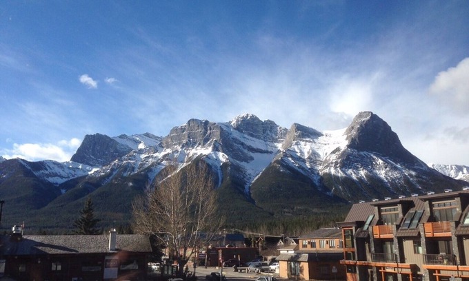Town Centre Copropriété | Canmore Mountain View Rental à Centre de la ville - 2br 2bath