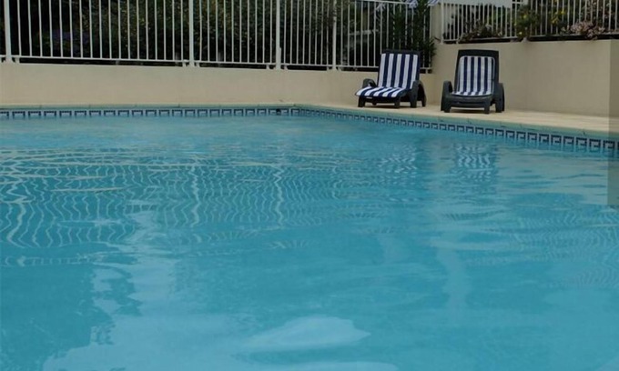 Cannes La Bocca Appartement | Cannes-Beach 5 mins walk-Pool-Parking-AC-WiFi