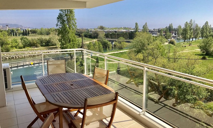 Mandelieu-La-Napoule Appartement | Cannes Mandelieu, new 2 bed luxury apt in the heart of the Cote d'Azur