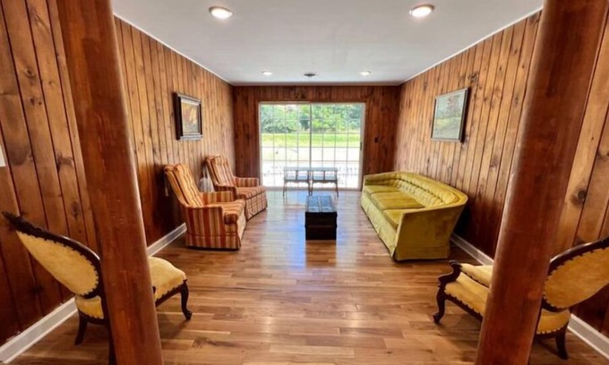 Fries Appartement | Canoe Cove at The Washington Inn 4