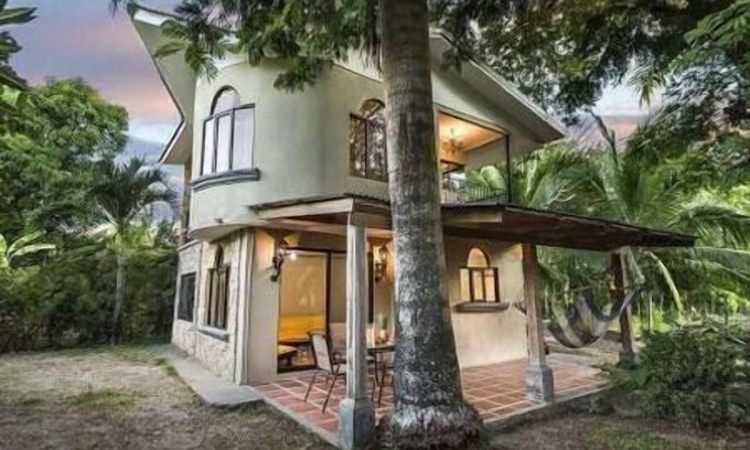 Cabuya Appartement | Canopy Haven: 1BR, Self-Check-in, Jungle Views, Balconies