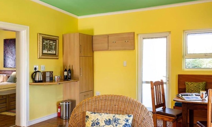 Helderberg Rural Cabine | CAPELANDS RESORT- Whitestone