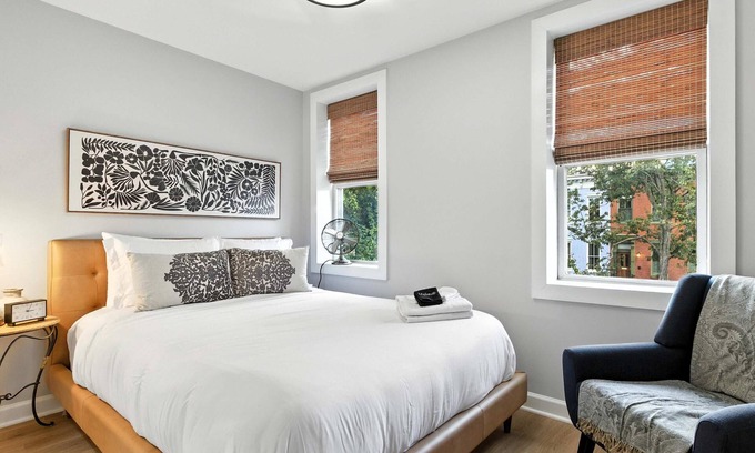 Capitol Hill Appartement | Capitol Hill Retreat Modern 2BR - Private Patio