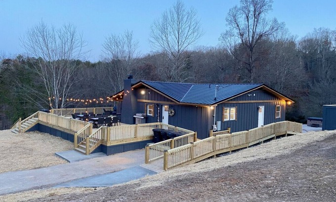 Speedwell Maison | Captain Brown's Lake Escape on Norris Lake