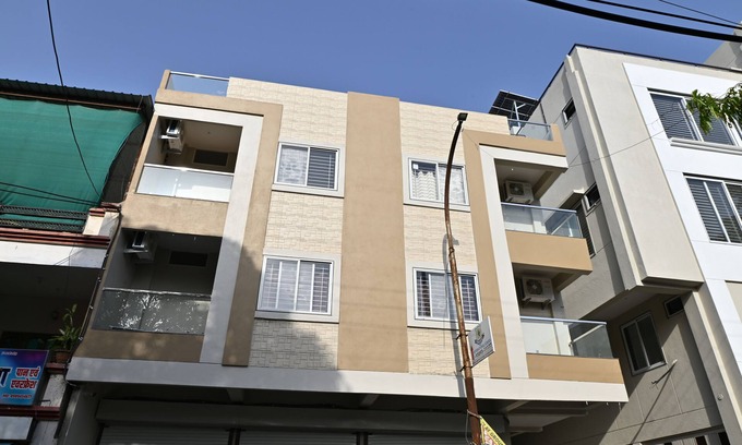 Indore Appartement | Captain Gogo is your cozy home base for work, rest, or a little fun!