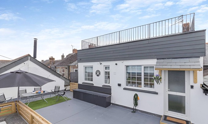 Saint Columb Major Maison | Captain Jacks Retreat. Nr Newquay, Padstow, Eden. Sleeps up to 8 People 4+ bed