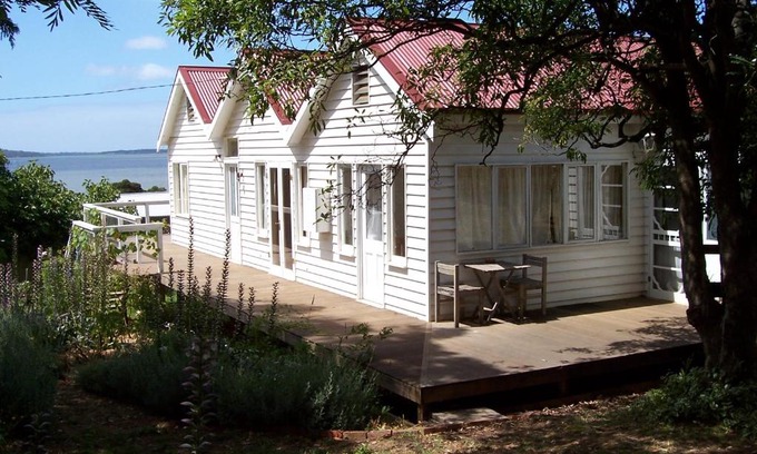 Rhyll Maison | Captain Lock's Cottage