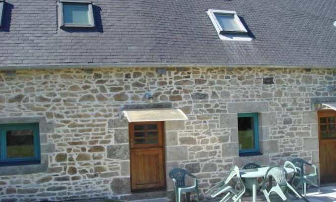 Kerien Maison | Captivating 2-Bed House with log burner in Kerien