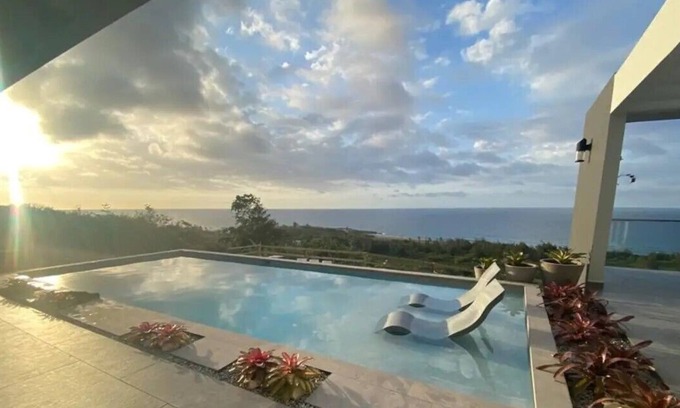 Jobos Maison | Captivating and enchanting 3-bedroom house on a cliff in beautiful Isabela