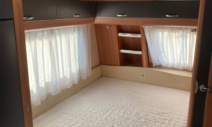 Viane Maison | Caravan for rent by pond - enjoy nature, peace and quiet!