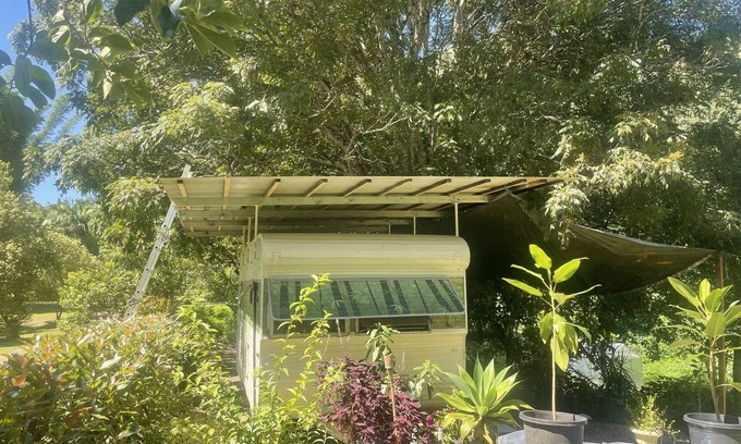 Main Arm Maison | Caravan in Paradise.