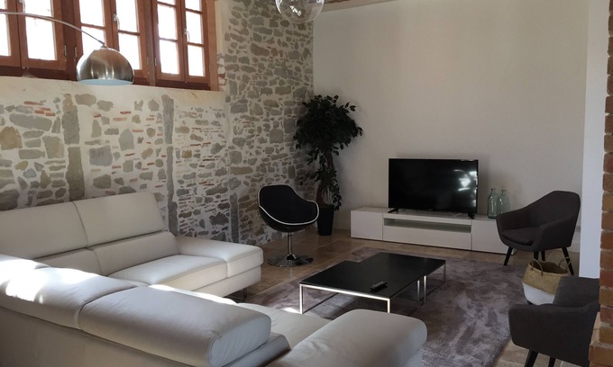 Pezens Maison | Carcassonne, Loue grande maison de standing, 15 couchages, proche Canal du Midi
