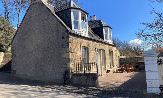 Leven Cottage | Cardy Cottage, Chien amical, Cosy Holiday Cottage, à 10 miles de St Andrews