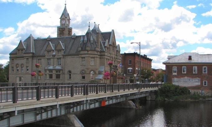 Carleton Place Appartement | Retraite d'appartement Airbnb au centre-ville de Carleton Place - Sleep Max 5