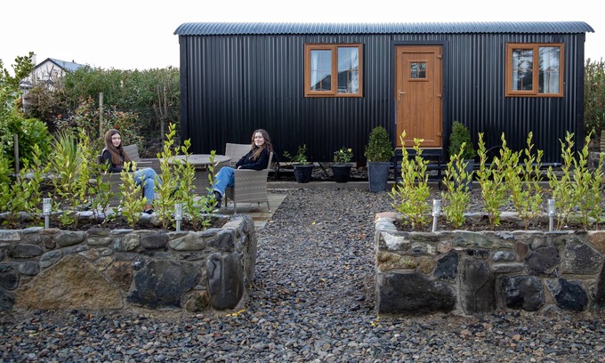 Dundalk Cabine | Carlingford Glamping Hut - 2 min walk from beach, 5 min drive to village