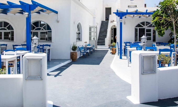 Akrotiri Maison | Carlos Pension