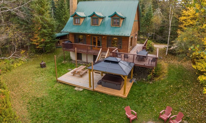 Lac-Superieur Chalet De Ski | Vrbo Property