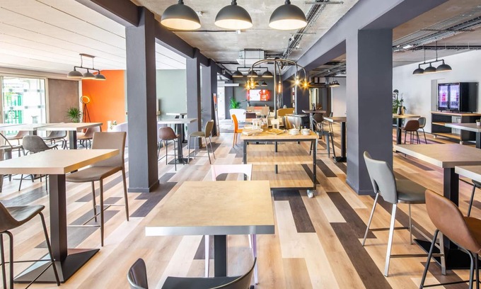 Serres-Castet Hôtel | Carré Pau Airport Hôtel