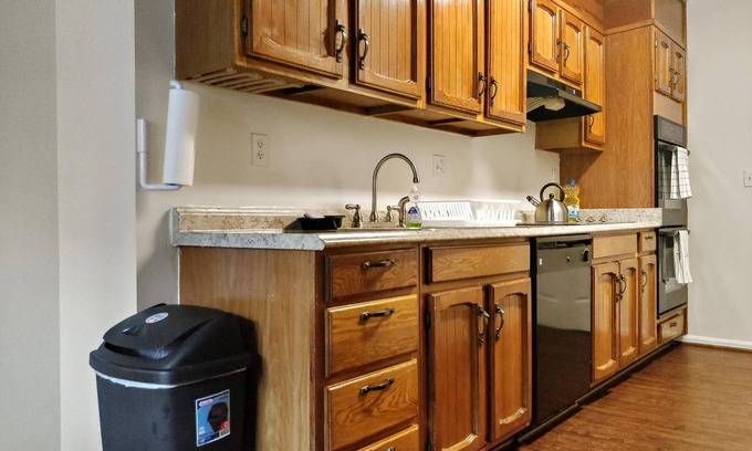 White Oak Maison | Carriage Guest House