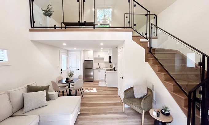 Stratford Maison | Carriage House Suite Downtown Stratford